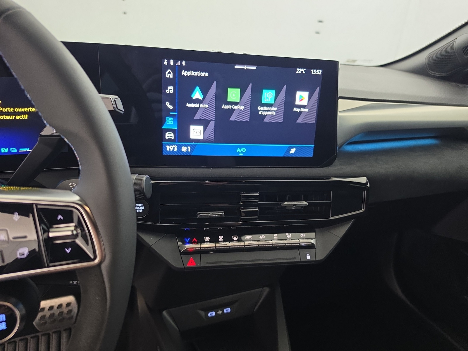 Vente en ligne Renault Clio 6 Clio E-Tech full hybrid 160 ch au prix de 27 990 €