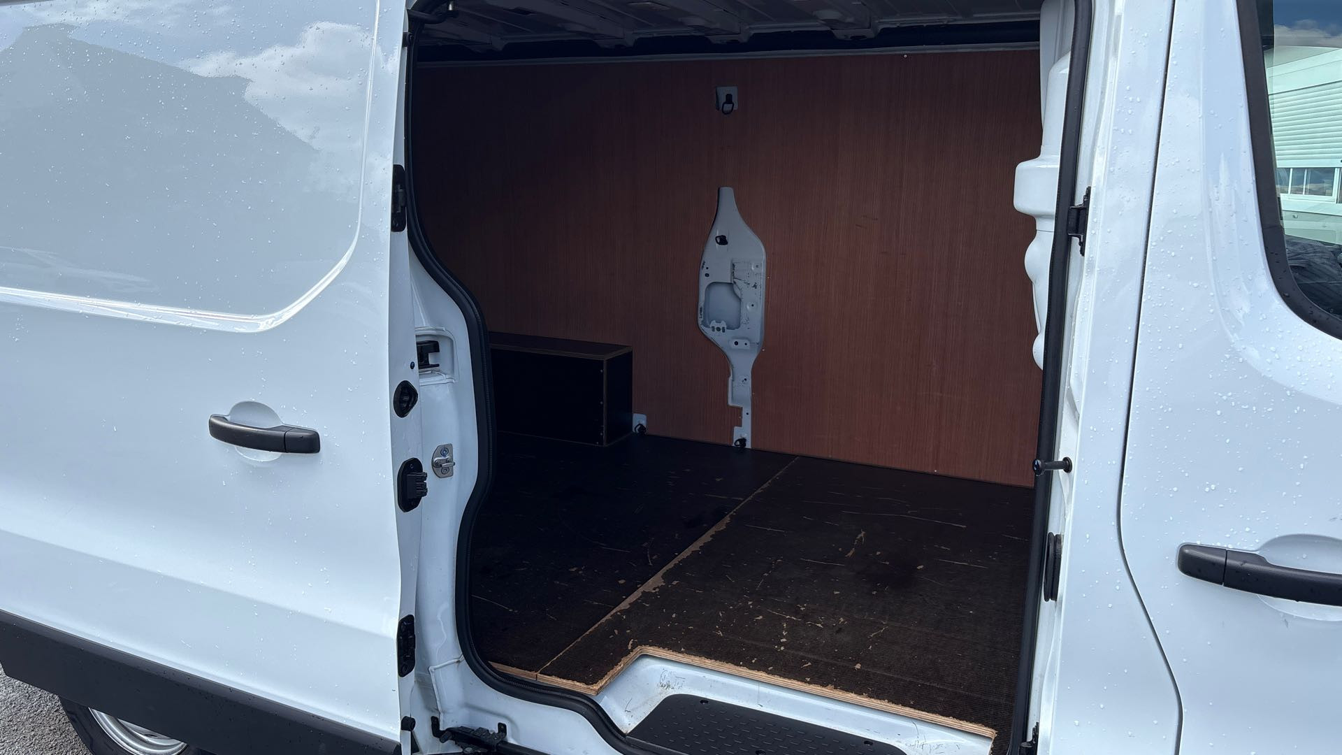 Vente en ligne Renault Trafic 3 Fourgon TRAFIC FGN L2H1 3000 KG BLUE DCI 130 au prix de 20 890 €