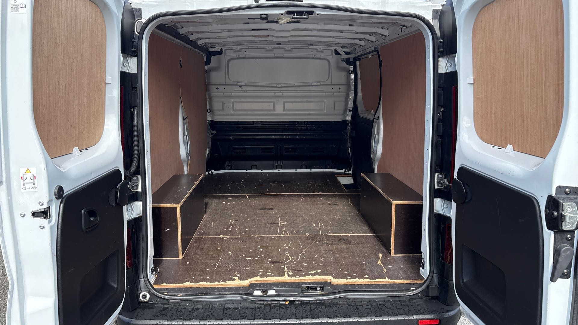 Vente en ligne Renault Trafic 3 Fourgon TRAFIC FGN L2H1 3000 KG BLUE DCI 130 au prix de 20 890 €