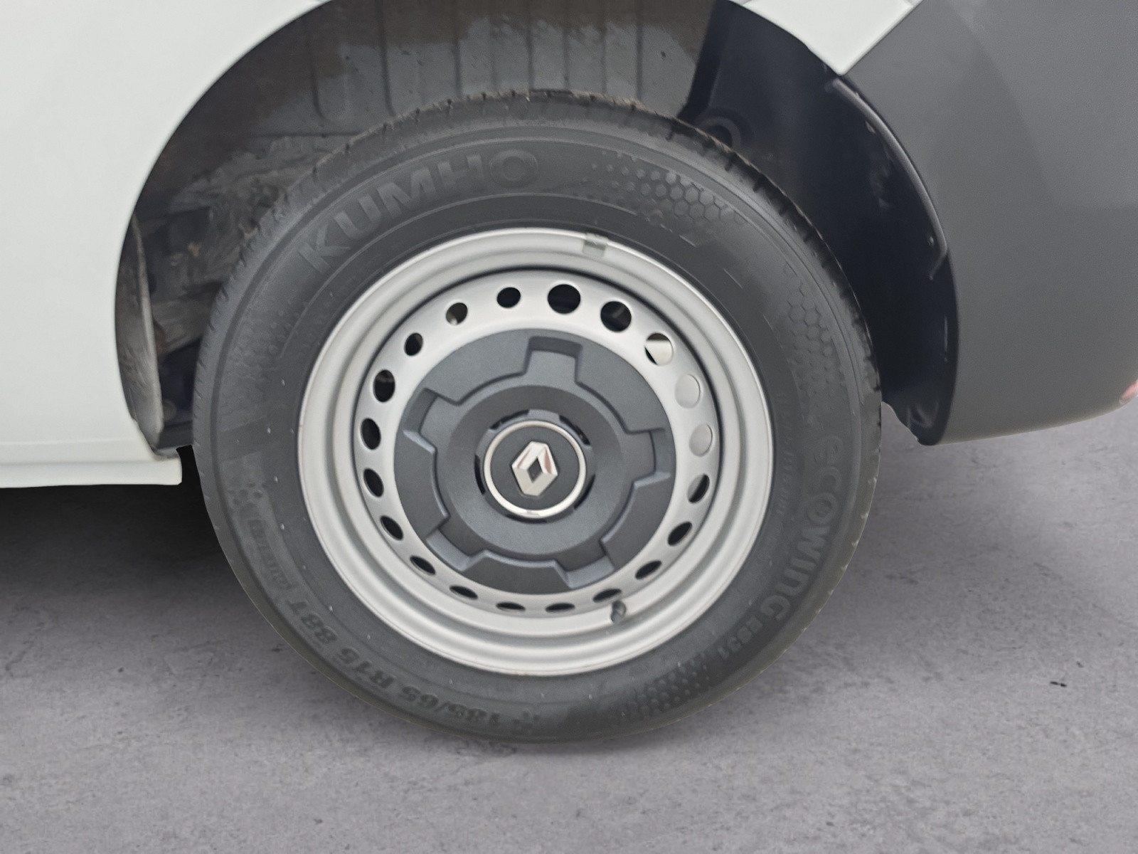 Vente en ligne Renault Express Van  BLUE DCI 95 - 22 au prix de 15 590 €