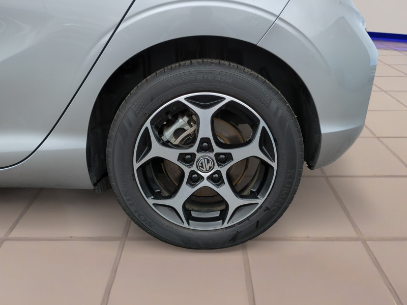 Photo 20 de l'offre de MG MOTOR MG3 HYBRID+ 195CH LUXURY à 18990€ chez Automobiles 25