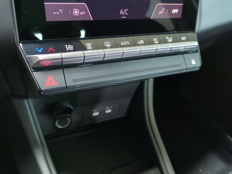 Photo 16 de l'offre de RENAULT CAPTUR II 1.0 ECO-G 100CH EVOLUTION - 22 % à 20998€ chez Automobiles 25