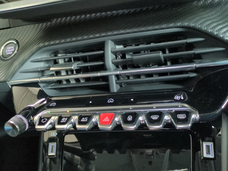 Photo 16 de l'offre de PEUGEOT 208 1.2 HYBRID 100CH ALLURE E-DCS6 - 22 % à 20999€ chez Automobiles 25