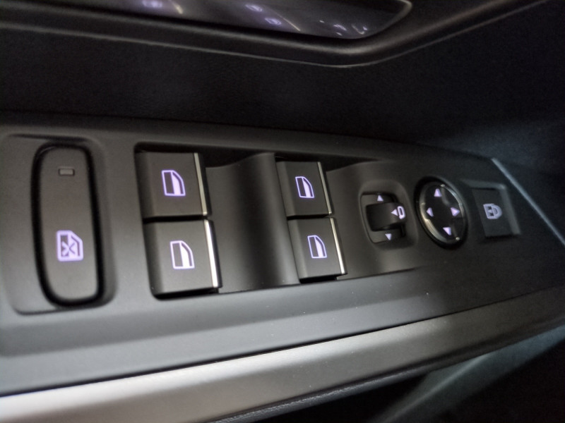 Photo 17 de l'offre de PEUGEOT 3008 1.2 HYBRID 145CH GT E-DCS6 - 28 % à 32498€ chez Automobiles 25