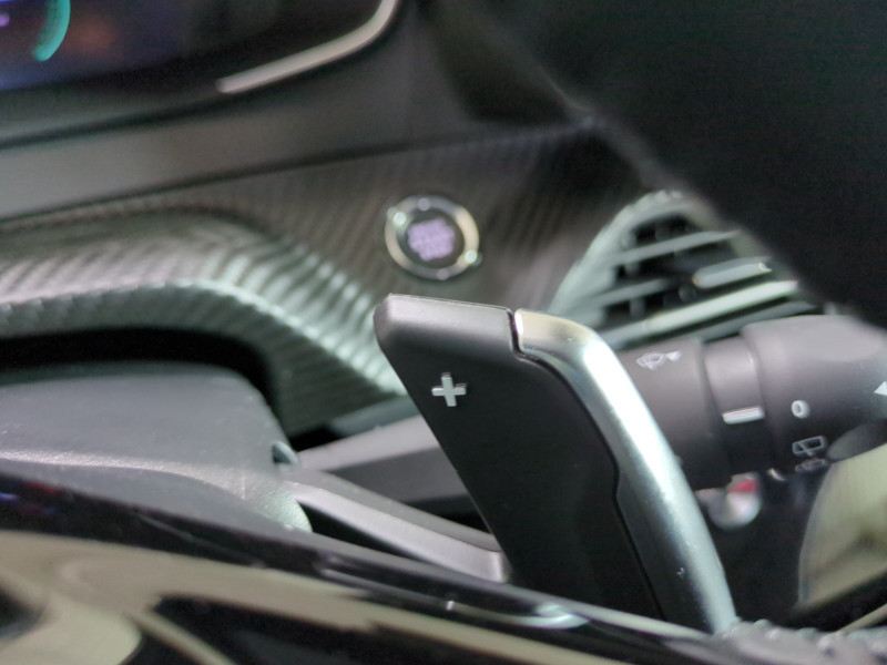 Photo 15 de l'offre de PEUGEOT 208 1.2 HYBRID 100CH ALLURE E-DCS6 - 22 % à 20999€ chez Automobiles 25