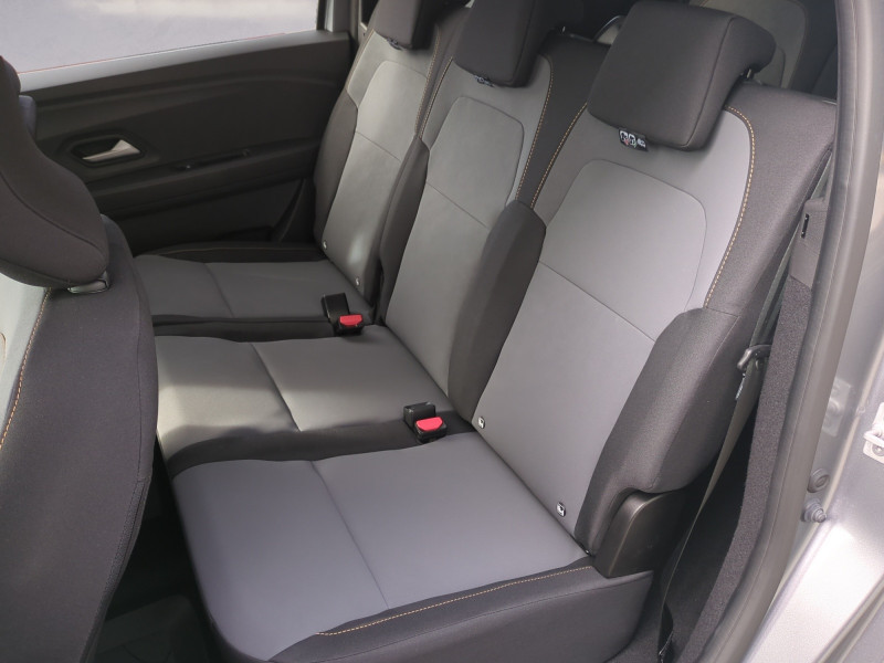 Photo 6 de l'offre de DACIA JOGGER 1.0 ECO-G 100CH EXTREME+ 7 PLACES - 11 % à 20999€ chez Automobiles 25