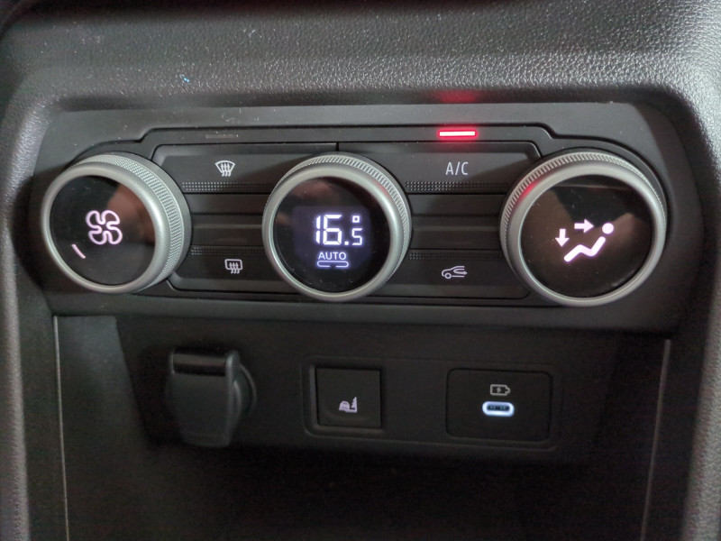 Photo 14 de l'offre de DACIA JOGGER 1.0 ECO-G 100CH EXTREME+ 7 PLACES - 11 % à 20999€ chez Automobiles 25