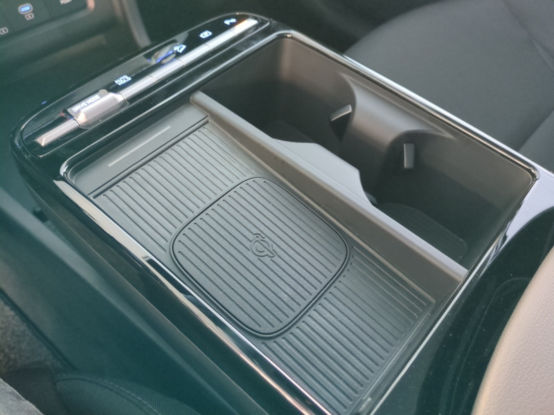 Photo 18 de l'offre de HYUNDAI TUCSON 1.6 T-GDI 215CH HYBRID CREATIVE -22% à 32999€ chez Automobiles 25