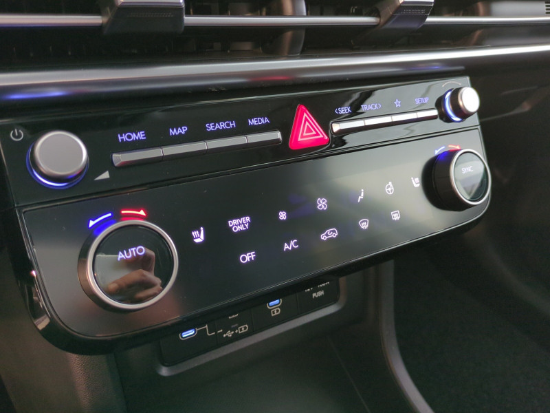 Photo 14 de l'offre de HYUNDAI TUCSON 1.6 T-GDI 215CH HYBRID CREATIVE -22% à 32999€ chez Automobiles 25