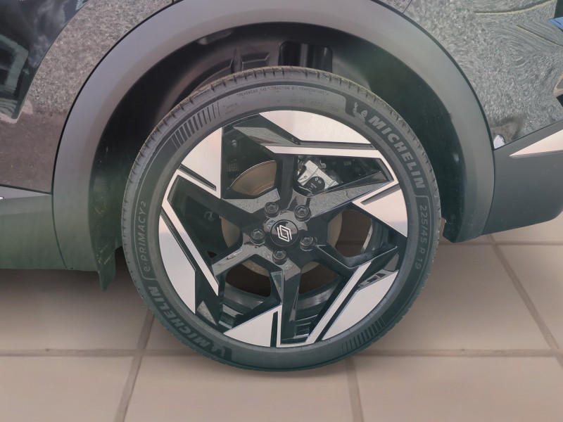 Photo 19 de l'offre de RENAULT SYMBIOZ 1.6 E-TECH FULL HYBRID 145CH ICONIC - 20 % à 31999€ chez Automobiles 25