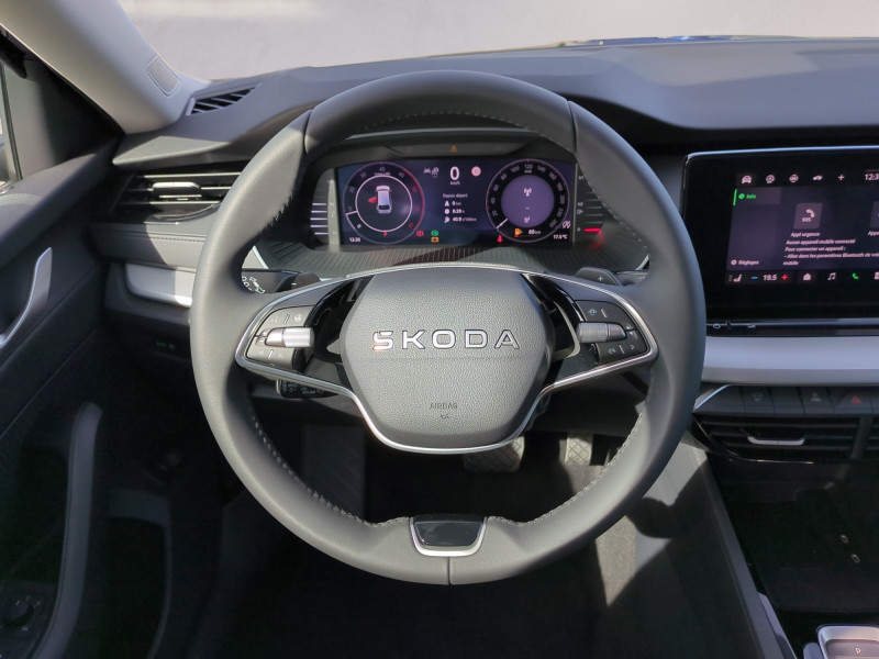 Photo 4 de l'offre de SKODA OCTAVIA COMBI 2.0 TDI SCR 150CH SELECTION DSG7 -27% à 31999€ chez Automobiles 25