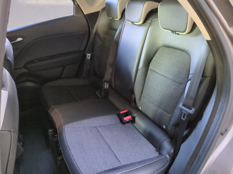 Photo 6 de l'offre de RENAULT CAPTUR II 1.0 TCE 100CH INTENS à 15900€ chez Automobiles 25