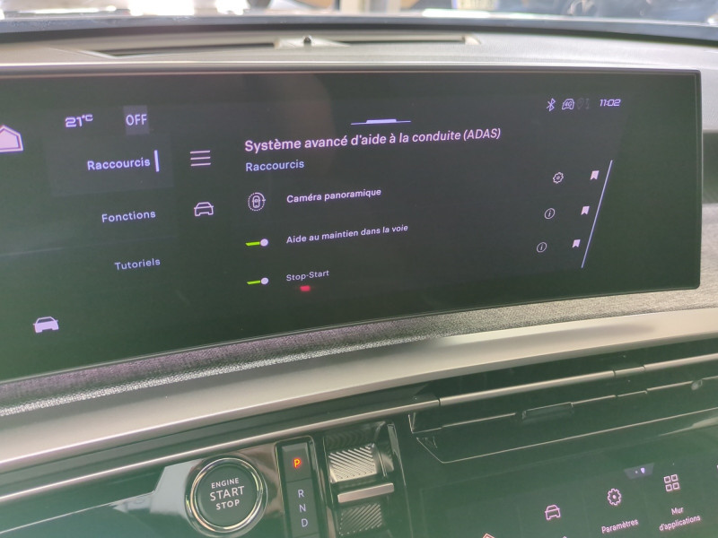 Photo 12 de l'offre de PEUGEOT 3008 1.2 HYBRID 145CH ALLURE E-DCS6 -29% à 29998€ chez Automobiles 25