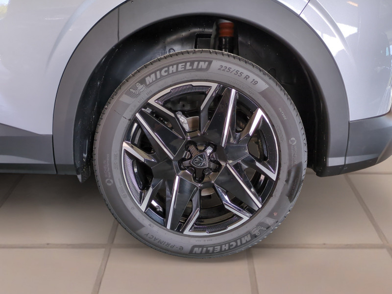 Photo 20 de l'offre de PEUGEOT 3008 1.2 HYBRID 145CH ALLURE E-DCS6 -29% à 29998€ chez Automobiles 25