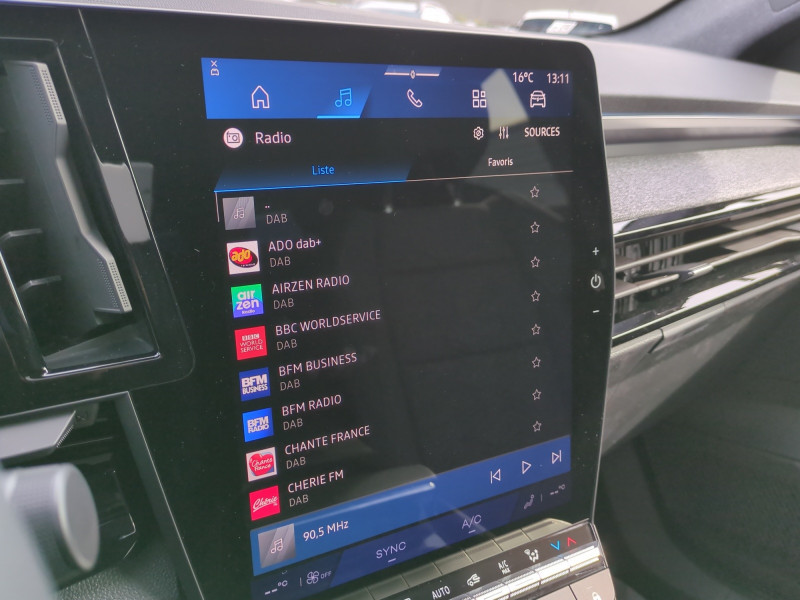 Photo 10 de l'offre de RENAULT AUSTRAL 1.2 E-TECH FULL HYBRID 200CH TECHNO - 22% à 34498€ chez Automobiles 25