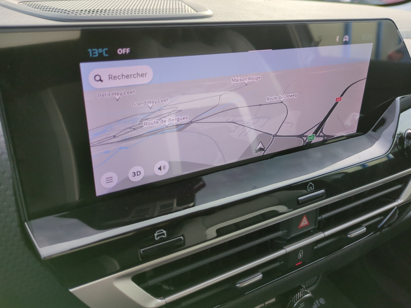 Photo 13 de l'offre de CITROEN C4 1.2 HYBRIDE 145CH S&S MAX AUTOMATIQUE -31% à 24499€ chez Automobiles 25