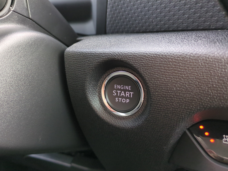 Photo 17 de l'offre de CITROEN C4 1.2 HYBRIDE 145CH S&S MAX AUTOMATIQUE -31% à 24499€ chez Automobiles 25