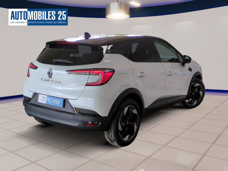 Photo 2 de l'offre de RENAULT CAPTUR II 1.0 TCE 90CH TECHNO -24% à 22999€ chez Automobiles 25