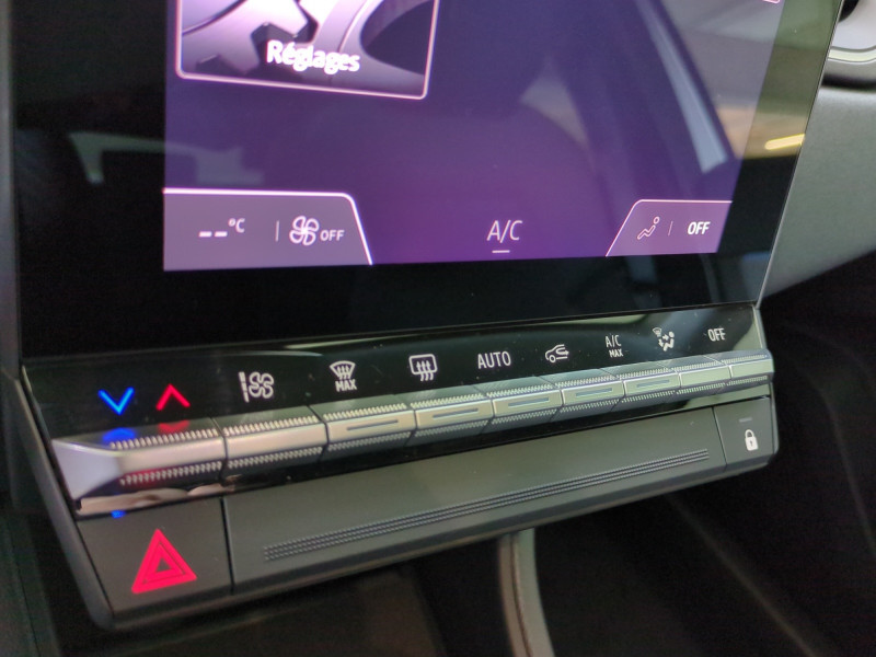 Photo 14 de l'offre de RENAULT CAPTUR II 1.0 TCE 90CH TECHNO -24% à 22999€ chez Automobiles 25