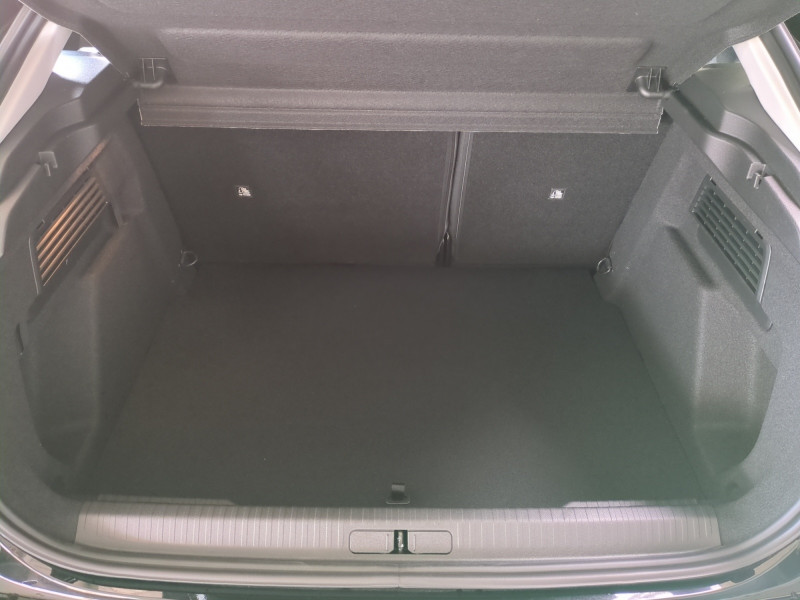 Photo 20 de l'offre de CITROEN C4 1.2 HYBRIDE 145CH S&S PLUS AUTOMATIQUE -32% à 21799€ chez Automobiles 25