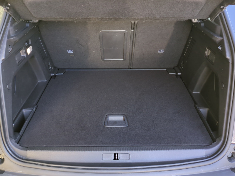 Photo 18 de l'offre de PEUGEOT 3008 1.5 BLUEHDI 130CH E6.C GT LINE S&S 7CV à 17490€ chez Automobiles 25