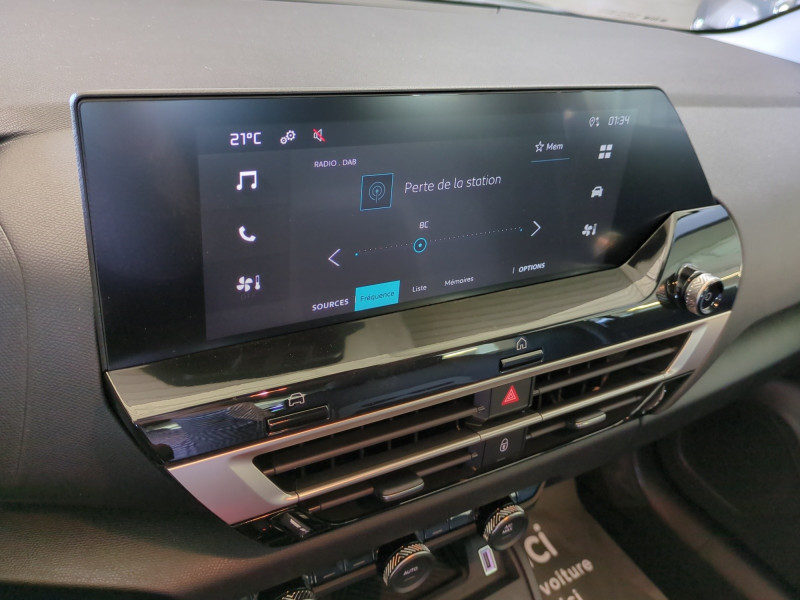 Photo 9 de l'offre de CITROEN C4 1.2 HYBRIDE 145CH S&S PLUS AUTOMATIQUE -32% à 21799€ chez Automobiles 25