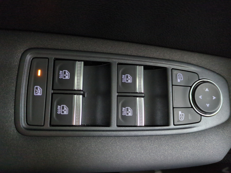 Photo 17 de l'offre de RENAULT CAPTUR II 1.0 TCE 90CH EVOLUTION - 26% à 20498€ chez Automobiles 25