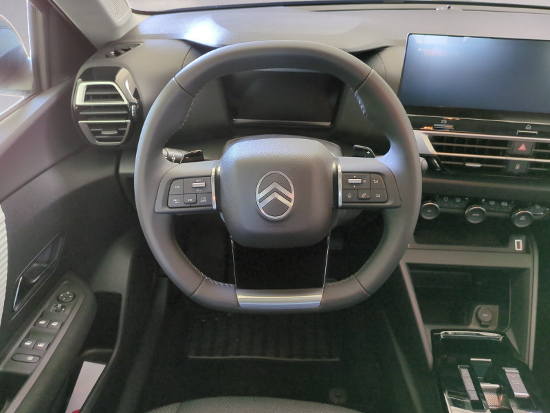 Photo 4 de l'offre de CITROEN C4 1.2 HYBRIDE 145CH S&S PLUS AUTOMATIQUE -32% à 21799€ chez Automobiles 25