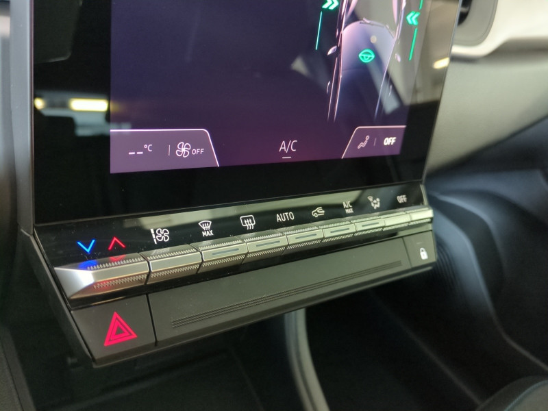 Photo 15 de l'offre de RENAULT CAPTUR II 1.0 TCE 90CH EVOLUTION - 26% à 20498€ chez Automobiles 25