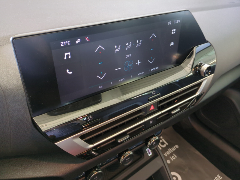 Photo 11 de l'offre de CITROEN C4 1.2 HYBRIDE 145CH S&S PLUS AUTOMATIQUE -32% à 21799€ chez Automobiles 25