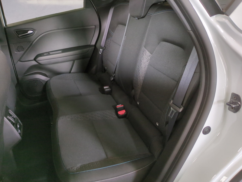 Photo 6 de l'offre de RENAULT CAPTUR II 1.0 TCE 90CH EVOLUTION - 26% à 20498€ chez Automobiles 25