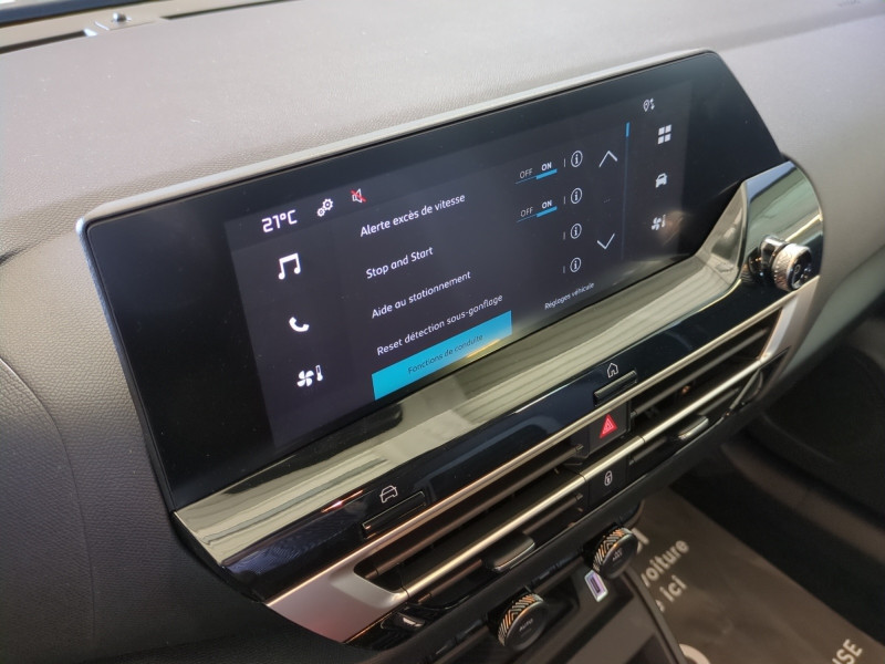 Photo 13 de l'offre de CITROEN C4 1.2 HYBRIDE 145CH S&S PLUS AUTOMATIQUE -32% à 21799€ chez Automobiles 25