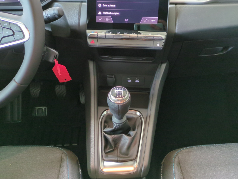 Photo 8 de l'offre de RENAULT CAPTUR II 1.0 TCE 90CH EVOLUTION - 26% à 20498€ chez Automobiles 25