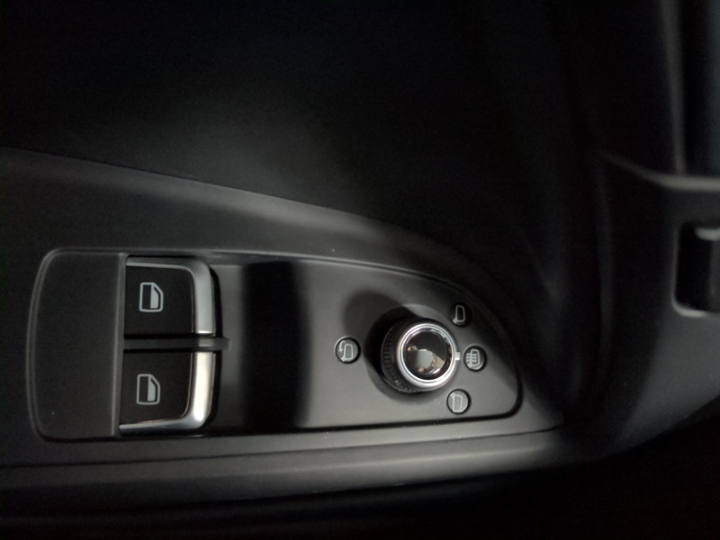 Photo 16 de l'offre de AUDI A5 2.0 TDI 190CH CLEAN DIESEL S LINE MULTITRONIC EURO6 à 19990€ chez Automobiles 25