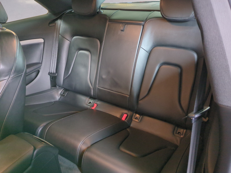 Photo 6 de l'offre de AUDI A5 2.0 TDI 190CH CLEAN DIESEL S LINE MULTITRONIC EURO6 à 19990€ chez Automobiles 25