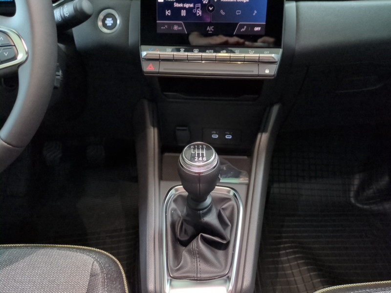 Photo 8 de l'offre de RENAULT CAPTUR II 1.0 TCE 90CH TECHNO - 24% à 22999€ chez Automobiles 25