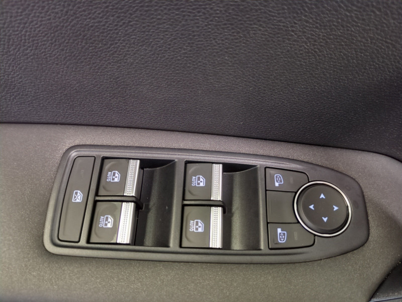 Photo 18 de l'offre de RENAULT CAPTUR II 1.0 TCE 90CH EVOLUTION - 26% à 20498€ chez Automobiles 25