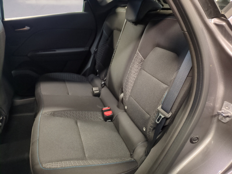 Photo 6 de l'offre de RENAULT CAPTUR II 1.0 TCE 90CH EVOLUTION - 26% à 20498€ chez Automobiles 25