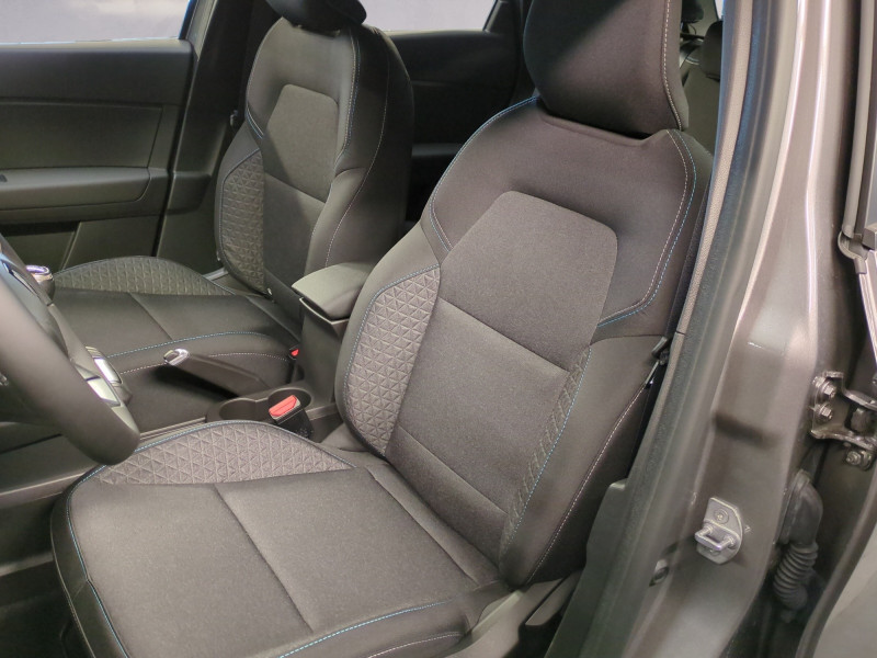 Photo 5 de l'offre de RENAULT CAPTUR II 1.0 TCE 90CH EVOLUTION - 26% à 20498€ chez Automobiles 25