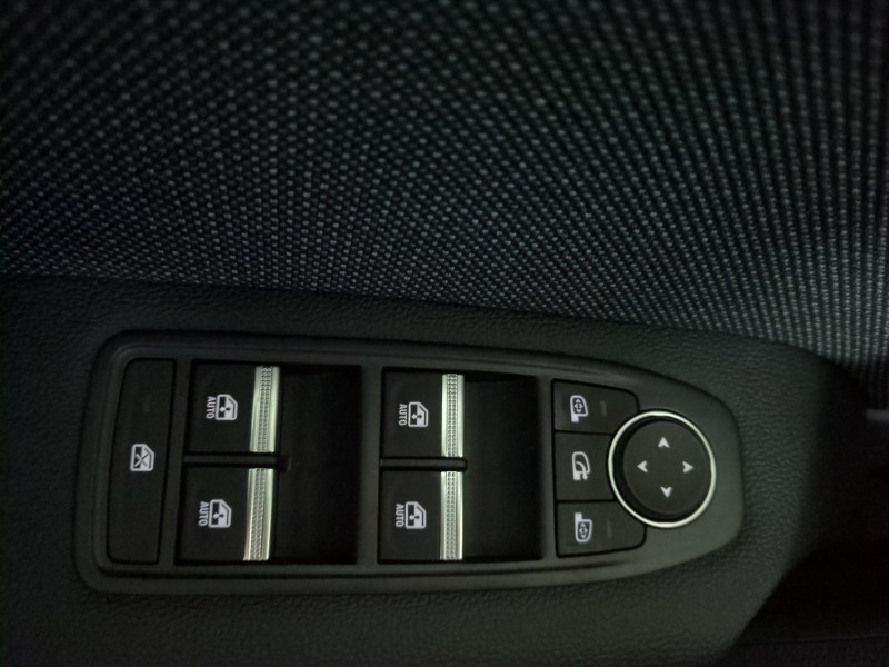 Photo 17 de l'offre de RENAULT CAPTUR II 1.0 TCE 90CH TECHNO - 24% à 22999€ chez Automobiles 25
