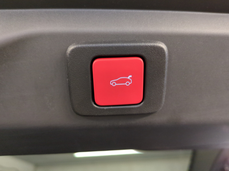 Photo 16 de l'offre de PEUGEOT 3008 1.2 HYBRID 145CH GT E-DCS6 -27% à 32498€ chez Automobiles 25