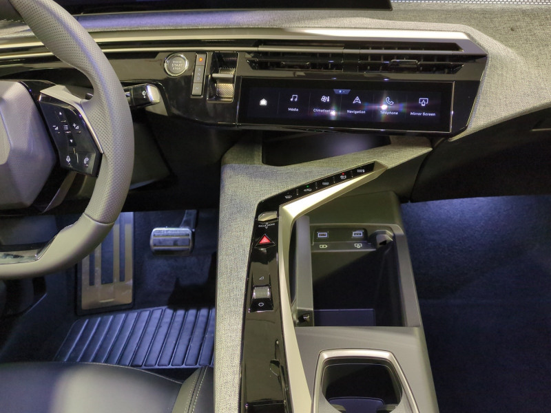 Photo 8 de l'offre de PEUGEOT 3008 1.2 HYBRID 145CH GT E-DCS6 -27% à 32498€ chez Automobiles 25