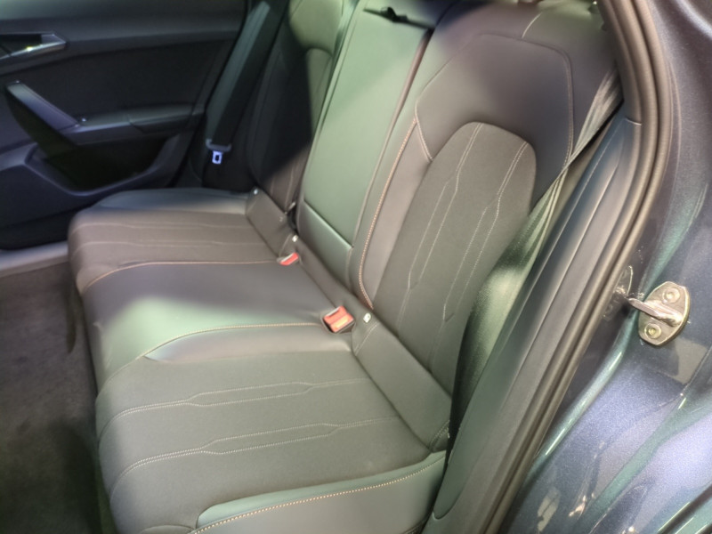 Photo 6 de l'offre de CUPRA FORMENTOR 1.5 ETSI HYBRID 150CH V DSG7 -27% à 33999€ chez Automobiles 25