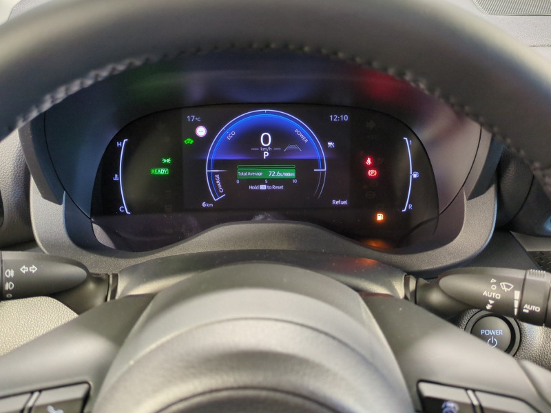 Photo 7 de l'offre de TOYOTA YARIS 116H DESIGN 5P MY25 -15% à 23499€ chez Automobiles 25