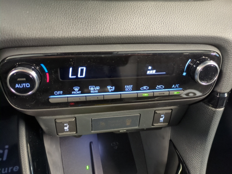 Photo 14 de l'offre de TOYOTA YARIS 116H DESIGN 5P MY25 -15% à 23499€ chez Automobiles 25