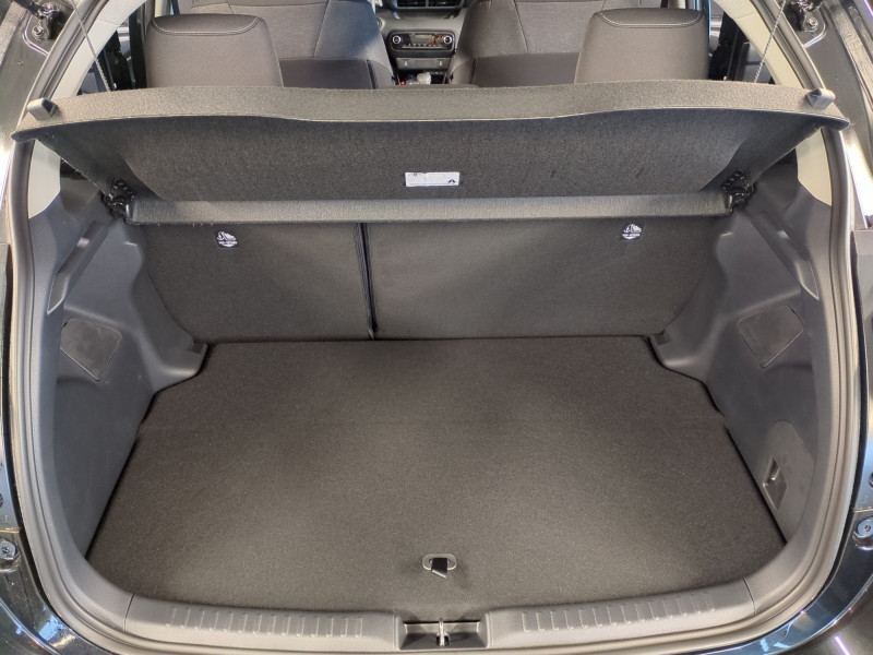 Photo 19 de l'offre de TOYOTA YARIS 116H DESIGN 5P MY25 -15% à 23499€ chez Automobiles 25