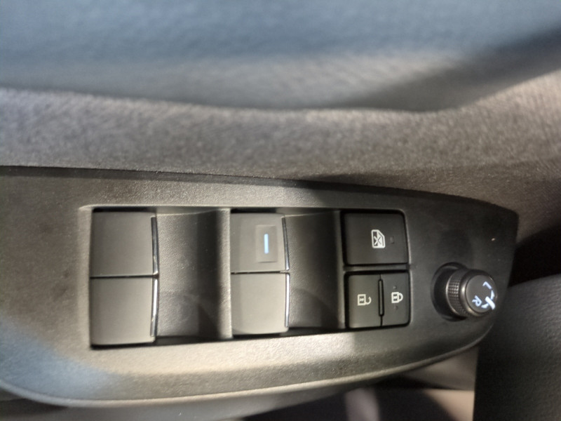 Photo 17 de l'offre de TOYOTA YARIS 116H DESIGN 5P MY25 -15% à 23499€ chez Automobiles 25