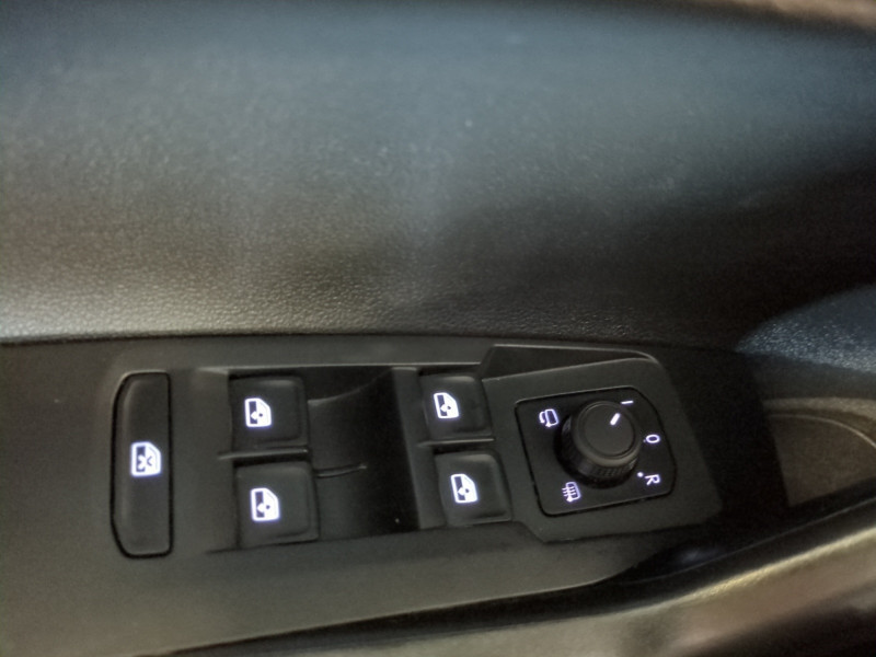 Photo 18 de l'offre de VOLKSWAGEN POLO 1.0 TSI 95CH LIFE DSG7 à 19498€ chez Automobiles 25