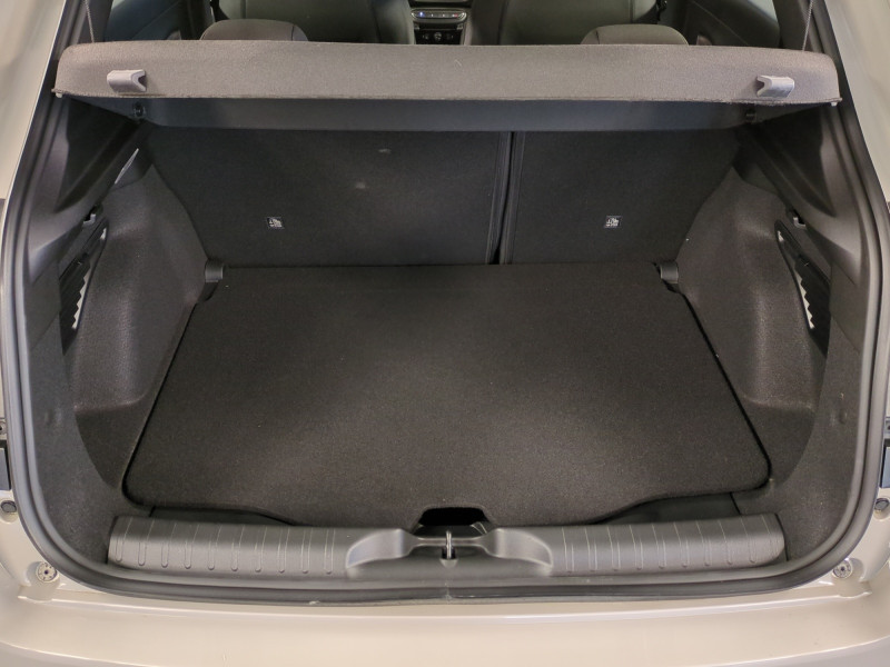 Photo 19 de l'offre de FIAT 600 1.2 HYBRID TURBO 145CH POP DCT6 -21% à 23998€ chez Automobiles 25