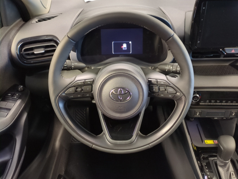 Photo 4 de l'offre de TOYOTA YARIS 116H DESIGN 5P MY25 -17% à 22998€ chez Automobiles 25
